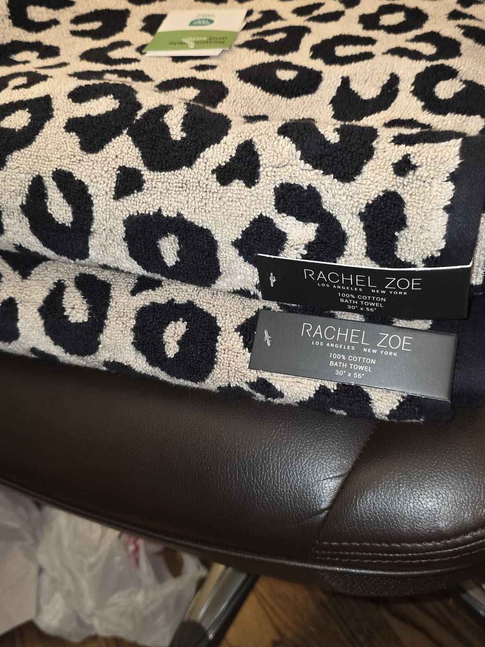 Rachel Zoe Black and Cream Leopard Bath Rug And Towel Set - Picture 6 of 16